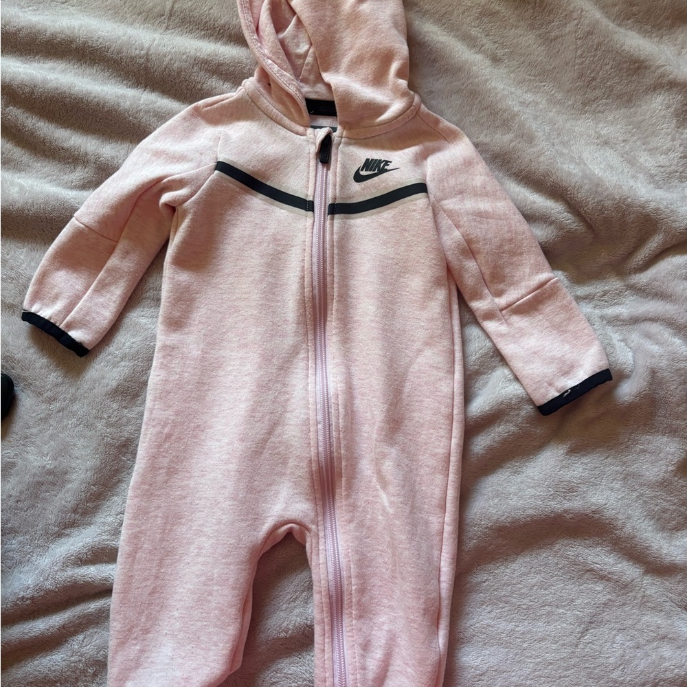 Nike Light Pink Nike Tech